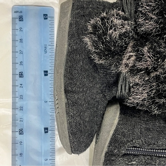 Cozy Black Fur-Lined Kids Boots - Picture 6 of 7